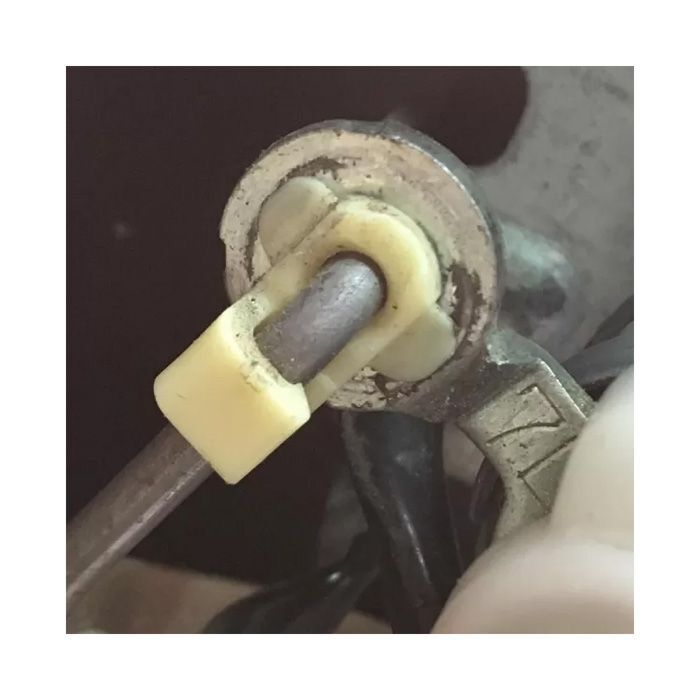 OEM Honda Door lock rod holder yellow (Honda S2000 99-09) | 72117-S04-003 | A4H-TECH / ALL4HONDA.COM